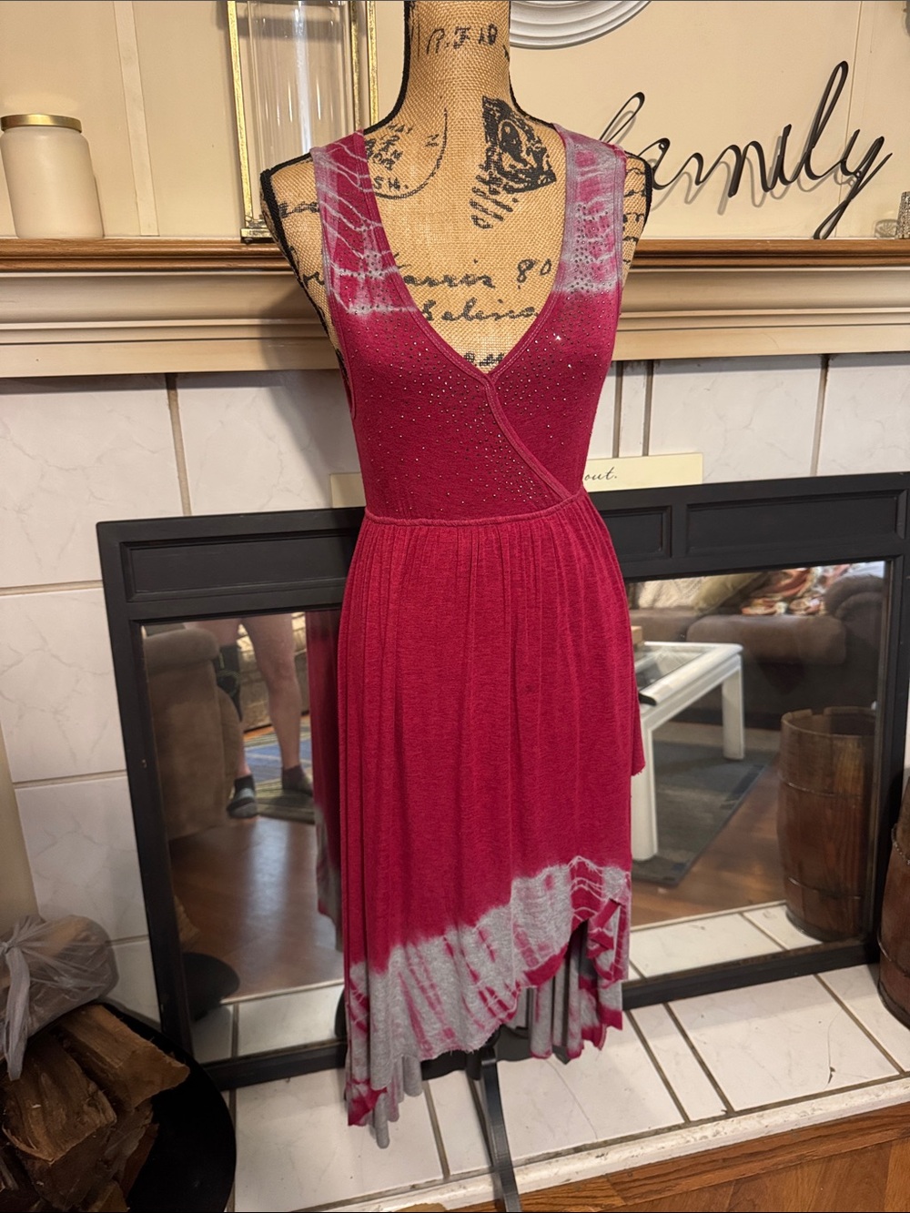 Sleeveless Red Tie-Dye V-Neck Dress